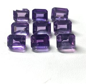 พลอยธรรมชาติ อเมทิสต์ 1 กะรัต ทรงคุชชั่น พลอยแท้บริสุทธิ์จากแซมเบีย สีเขียว ได้รับการรับรองจาก IGI สำหรับงานแฟชั่น - Product Image 1