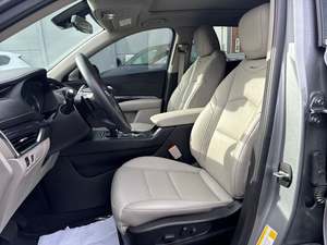 Increíble Cadillac XT4 Luxury AWD 2023 en perfectas condiciones con poco kilometraje en stock, ofrecido a una oferta increíble que no querrás perderte - Product Image 5