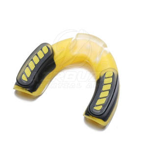 Equipo de protección bucal de fútbol americano resistente hecho a medida de alta calidad - Product Image 4