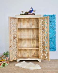 Gabinete de almacenamiento para dormitorio con compartimentos grandes, muebles de madera de mango macizo indio tallados a mano - Product Image 1