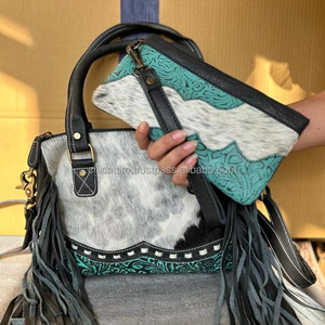 Nouveau sac à main en cuir de vachette imprimé en relief à la main pour femmes sac élégant et pochette en fourrure peinte à la main ensemble combiné unique - Product Image 2