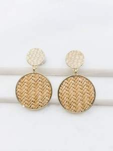 Boucles d'oreilles en rotin faites à la main, tissées naturellement, légères, bijoux de mode - Product Image 3