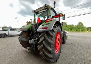 Tractor de maquinaria agrícola Fendt Tractor Fendt 724 Vario con cargador a la venta - Product Image 5