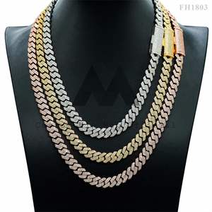 Testeur de chaîne à maillons cubains en argent sterling glacé à 2 maillons - Product Image 4