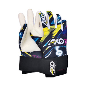 ถุงมือผู้รักษาประตูฟุตบอลคุณภาพดีที่สุดสำหรับเล่นกลางแจ้ง ผลิตจากยางลาเท็กซ์ ระบายอากาศได้ดี กันลื่น ใช้ได้ทั้งชายและหญิง แบบซับลิเมชั่น โดย Ako - Product Image 2