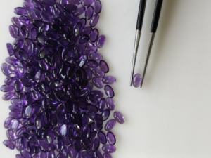 Cabochons ovales d'améthyste africaine naturelle de haute qualité 3x5mm pierres précieuses en vrac coupées à partir de pierres précieuses - Product Image 3