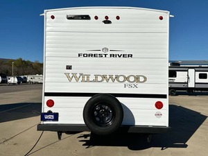 Caravane d'occasion 2024 F-o-r-e-s-t R-i-v-e-r Wildwood Fsx 164R-B-L-E à vendre pour le camping et les voyages - Product Image 6