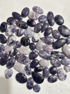 Tamaño personalizado Lepidolita natural Púrpura Piedra preciosa Cabujón Cantidad a granel Mezcla Forma Tamaños Piedras preciosas sueltas - Product Image 3