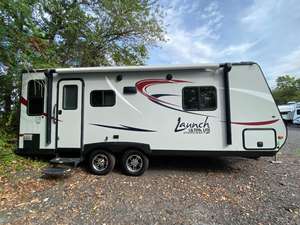 Starcraft L-a-n-c-h U-l-t-r-a L-i-t-e 22BUD d'occasion de 2016 prêt à être vendu - Product Image 3