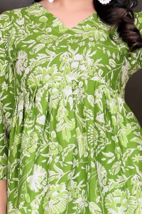 Dernières femmes décontracté et vêtements quotidiens saison d'été pur coton court Kurti et haut avec impression numérique avec manches fantaisie pour les femmes - Product Image 2