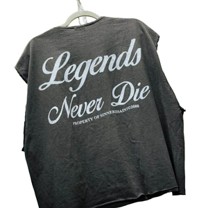 Camiseta sin mangas de algodón 100% puro de alto gramaje con cuello redondo, lavado ácido y gráfico desgastado, estilo holgado para gimnasio y verano. - Product Image 1