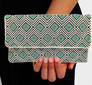 Sac à main Boho de luxe, pochette en cristal avec chaîne perlée géométrique sarcelle avec motif étoile et coeur pour les fêtes - Product Image 1