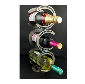 Estante para Botellas de Vino en Forma de Herradura para 3 Botellas, Hecho a Mano, Acabado Rústico, Arte en Metal |   Decoración del Hogar Estilo Campestre |   Soportes para Botellas de Vino Western Storage - Product Image 1