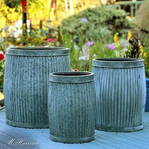 Juego de 3 Macetas Galvanizadas, Perfectas para Interiores, Exteriores, Jardín, Balcón, Patio, Decoración del Hogar y Exhibición de Plantas con Estilo, de la India - Product Image 1