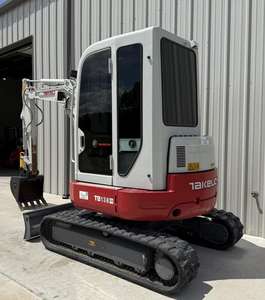 LIVRAISON GRATUITE Mini-excavatrice TAKEUCHI T138FR 674H 27HP Moteur diesel Cabine fermée Climatisation Homologué EPA CE Hydraulique auxiliaire PLC - Product Image 3