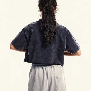 T-shirt à épaules tombantes, coupe classique, fabriqué sur mesure, poids lourd, délavé à l'acide, streetwear, 100% coton, boutons diamants - Product Image 2