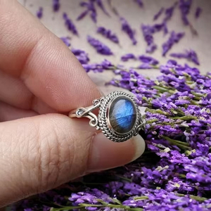 Bague bohème en argent sterling 925, taille personnalisée, faite à la main, ovale, labradorite, pierre précieuse naturelle, cadeau d'anniversaire parfait - Product Image 1
