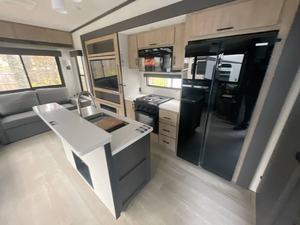 Nuevo 2026 F-o-r-e-s-t R-i-v-e-r Campsite E-l-i-t-e 36-R-F - Product Image 6