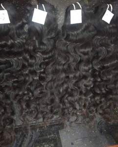 Paquets de cheveux humains indiens bouclés naturels avec texture douce pour boucles 100% cheveux bruts du temple Extensions de cheveux non traités à double tirage - Product Image 3