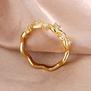 แหวนแต่งงานทรงคลื่นประดับมอสซาไนต์ 2.5 มม. สี D ระดับ VVS สำหรับผู้หญิง แหวนเงินแท้ S925 ดีไซน์ทันสมัย เหมาะสำหรับงานหมั้นและวันครบรอบ - Product Image 6