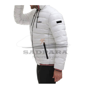 Veste matelassée éléganteVeste d'hiver pour hommes à capuche matelassée Rembourrage chaud coupe-vent Vêtements d'extérieur coupe confortable Manteau à fermeture à glissière - Product Image 3