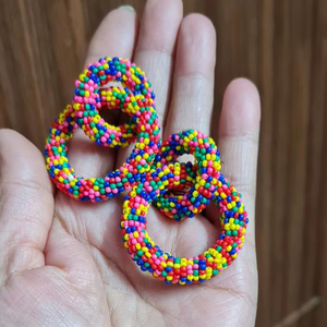 Jstar ต่างหูลูกปัดพลาสติกทรงกลมทำด้วยมือของผู้หญิงหลายสีสไตล์อินเทรนด์สำหรับงานแต่งงานโดยงานฝีมือ - Product Image 1