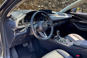 2025 Mazdq 2,5 S Preferred 4dr SUV AWD 2.5L 4cyl 6A - Product Image 2