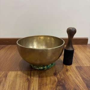 Cuenco tibetano hecho a mano de siete Chakras, producto artesanal de Metal de bronce con temática budista tradicional - Product Image 3