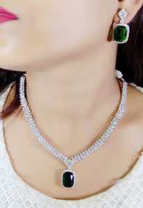Dernier modèle de collier élégant en diamant américain serti d'une pierre rouge pour les femmes Mariage Fête Porter des bijoux indiens pour les femmes - Product Image 6