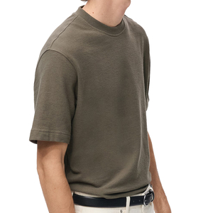 เสื้อยืดโชว์ไหล่ทรงหลวมคอกลมสำหรับผู้ชายโอเวอร์ไซส์220gsm โลโก้ได้ตามต้องการ - Product Image 3
