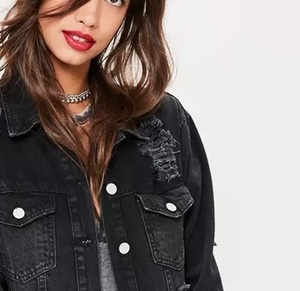 แจ็กเก็ตผ้ายีนส์ของผู้หญิงแจ็กเก็ตผ้ายีนส์มีรอยขาดสีดำย้อมติดกระดุมสไตล์ซักกลางตามสั่ง - Product Image 5