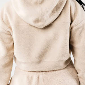 Moda mujer Zip up Turtleneck Hoodie recortada sudaderas con capucha para el invierno al por mayor personalizado corto sudaderas con capucha para las mujeres - Product Image 5