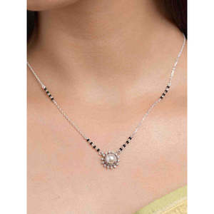 Compre un collar Mangalsutra de plata pura con diamantes y perlas, chapado en oro, con cuentas étnicas religiosas, un regalo de boda para su esposa. - Product Image 5