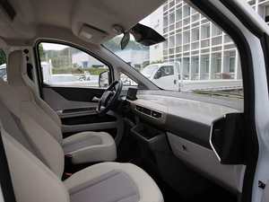 Véhicule électrique d'occasion Yue-Xing Star 2025, moteur PMSM, suspension avant MacPherson, mode de conduite FF, autonomie NEDC 201-300 km - Product Image 3