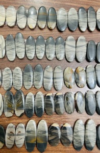 Hermoso par de anillos de oreja de jaspe Picasso, cabujón de calidad Natural, piedras preciosas sueltas, pulido a mano suave, verde para joyería curativa, - Product Image 3