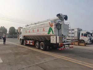 Camion d'occasion Jie-fang 8x4 de 40 mètres cubes pour le transport en vrac d'aliments pour animaux, volailles et aliments pour poulets - Product Image 4
