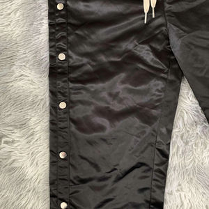 Chaqueta Cortavientos Unisex Nueva de Nailon y Algodón, Corte Regular, Pantalones de Nailon de Pierna Ancha con Corte Regular - Product Image 5