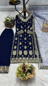 ชุด kurti 3ชิ้นทันสมัยพร้อม sharara และ dupatta ที่มีการปักลายด้านเดียวที่สวยงาม - Product Image 3
