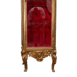 ตู้โชว์หรูหราสไตล์ฝรั่งเศส ประดับทอง พร้อมภายในบุผ้ากำมะหยี่สีแดง - Product Image 6