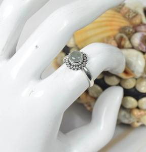 Anillo de Compromiso de Plata de Ley 925 Hecho a Mano de la Mejor Calidad, Chapado en Rodio, con Piedra Lunar Arcoíris de Fuego Azul Natural - Product Image 2