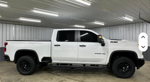 Chevrolet Silverado 2500 Custom Crew Cab Z71 4x4 d'occasion en excellent état - Modèle 2024 - Product Image 6