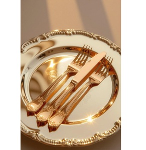 Juego de cubiertos de acero inoxidable con acabado dorado, una lujosa mezcla de elegancia y resistencia para cada ocasión culinaria - Product Image 4