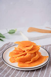 Rodajas de mango dorado con textura suave - Product Image 2