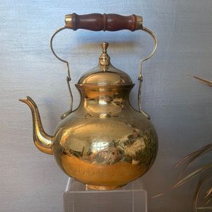 Tetera Clásica Artesanal de Latón para la Preparación Diaria del Té con Cuerpo Resistente, Superficie Pulida y Brillo Duradero - Product Image 5