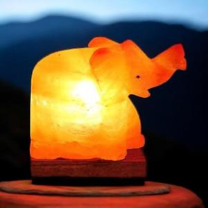 Lámpara de elefante tallada de Anwar Enterprises, decoración artesanal ecológica, sal rosa del Himalaya pulida, artesanías naturales - Product Image 3