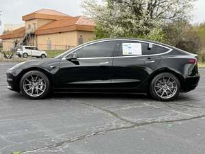 Tesla Model 3 Long Range RWD 2018, Autonomía NEDC de 501-600 km, Batería de 110 kWh, Potencia de 300 kW, Torque de 400-500 Nm - Product Image 4