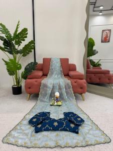 Hermoso Sari de diseñador con trabajo de hilo y secuencia - Product Image 4