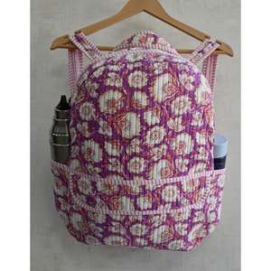 Mini sac à dos en coton matelassé bohème, léger, fait à la main, imprimé à la main en Inde, motif floral, fermeture éclair, unisexe, pour l'école, les voyages, l'usage quotidien - Product Image 1