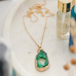 Collar de Cadena con Eslabones Chapados en Oro, Ecológico, Hecho a Mano, con Colgante de Piedra de Ágata, Diamantes y Perlas, Ideal para Fiestas, Estilo Indio - Product Image 2