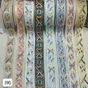 Elegante encaje bordado floral Ideal para vestidos de novia Encaje Estilo Vintage bordado con bordes festoneados - Product Image 1